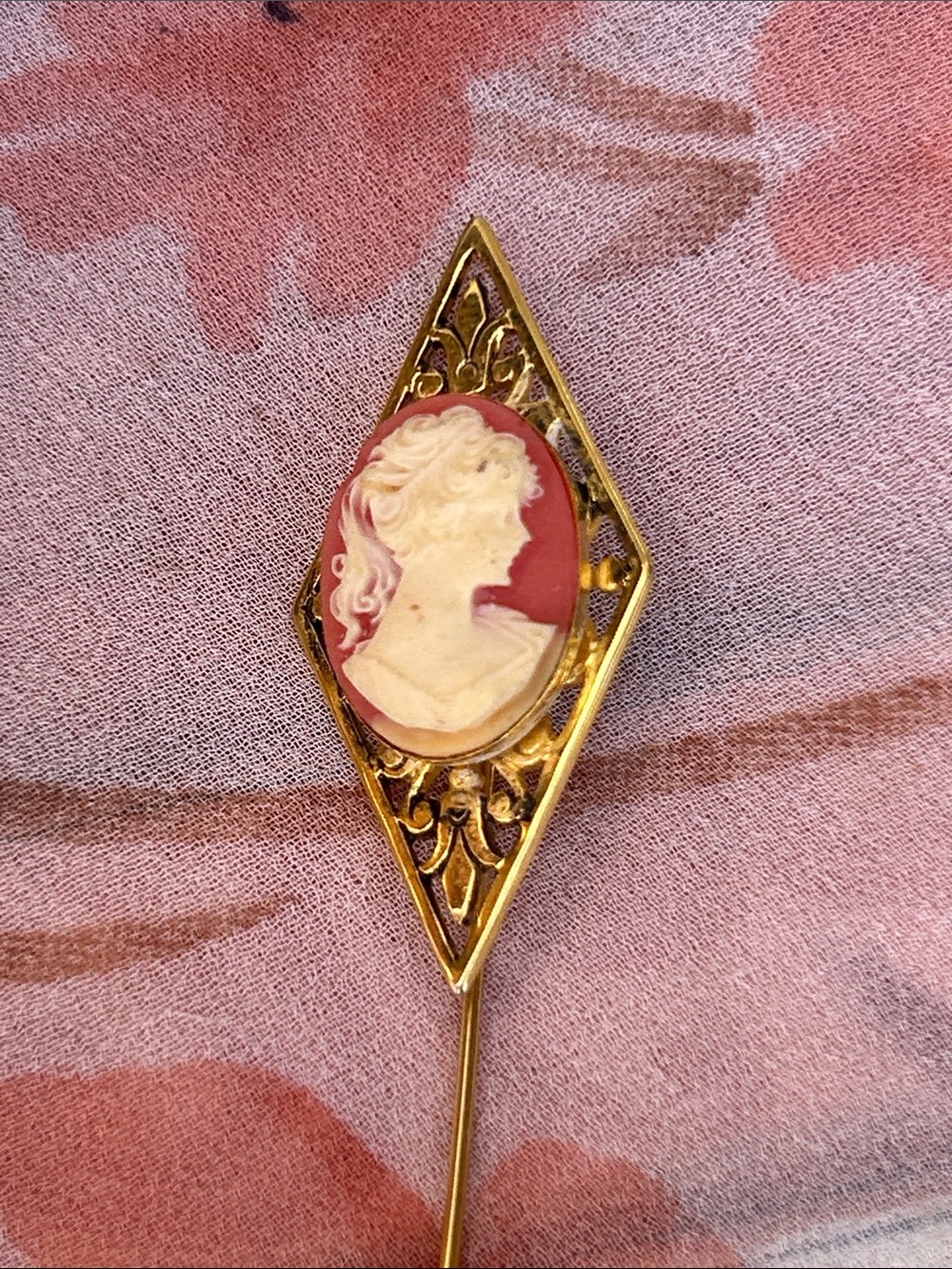 Vintage Gold Cameo Stick Pin with Pink and White Cameo - Picture 3 of 7
